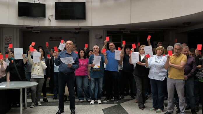 Protestele continuă la ANAF Dolj